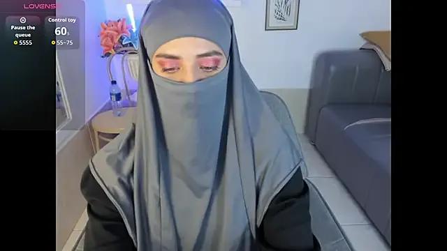 salma_arabicc on StripChat