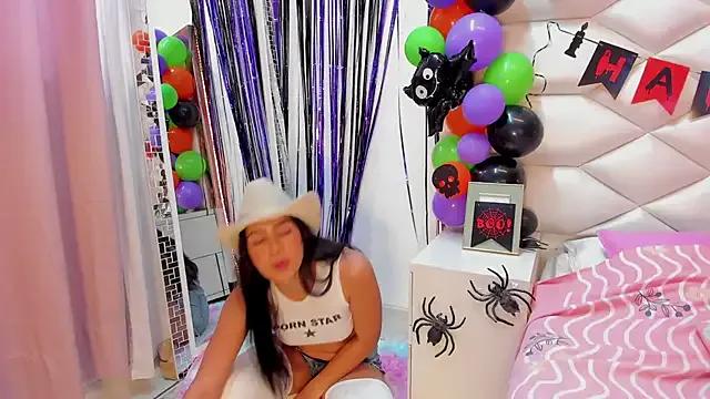 samanthaevans4 on StripChat