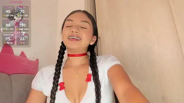 sarayu- on StripChat