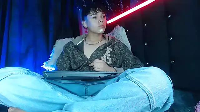 Freechat SemerHott on StripChat