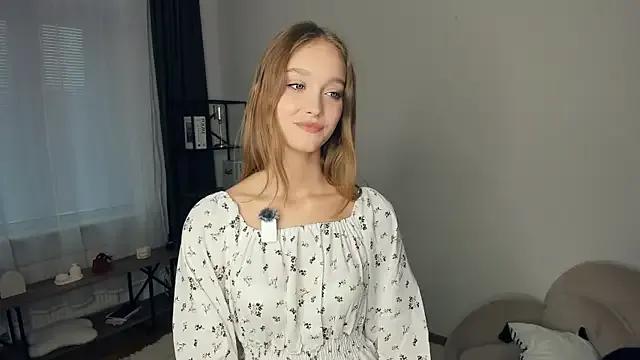 SerrenaAa on StripChat