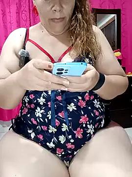SluttyMilf79 on StripChat