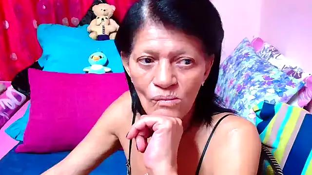 SLUTTYROXY on StripChat