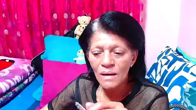 SLUTTYROXY on StripChat