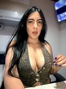 Sofia_Collins- on StripChat