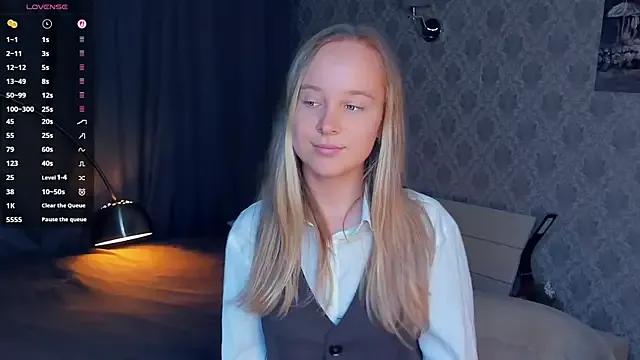 SoonMoor on StripChat