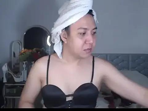 stellahugeX on StripChat