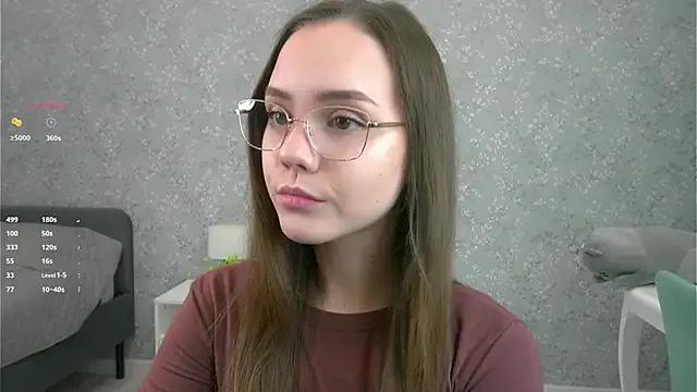 Freechat SweetSaraPie on StripChat