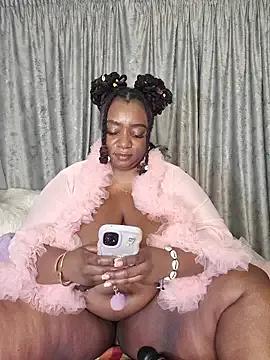 ThickianaRider on StripChat