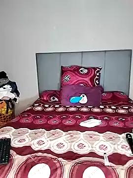 ThickPearlx23 on StripChat