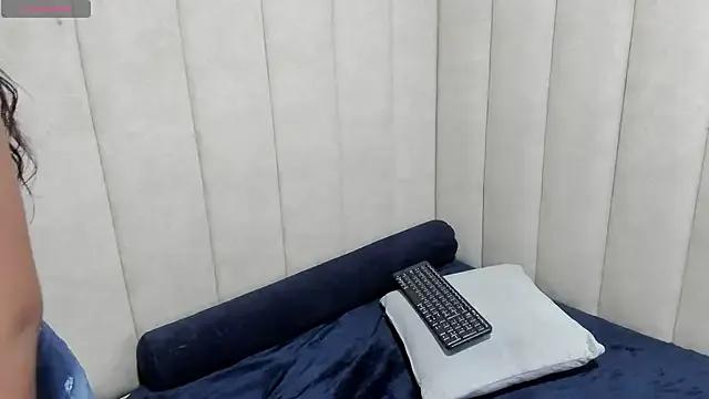 TifanyGrey on StripChat