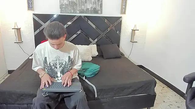 toyboys1 on StripChat