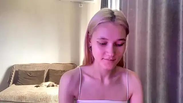 TwinedPeril on StripChat