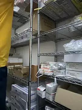 Weakofficeworker on StripChat