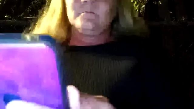 wetnwildforyou on StripChat