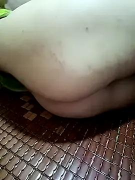 Wetpussysquirtt on StripChat