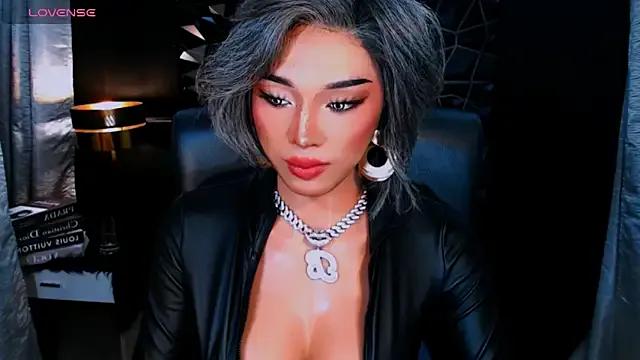 xUrGoddess_Bellax on StripChat