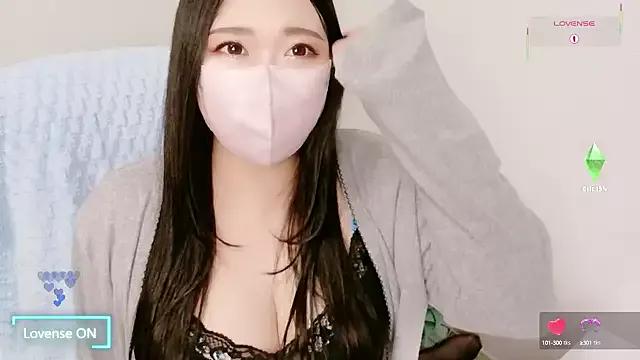 yukinko_o_ on StripChat