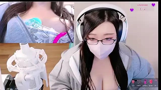 yukinko_o_ on StripChat