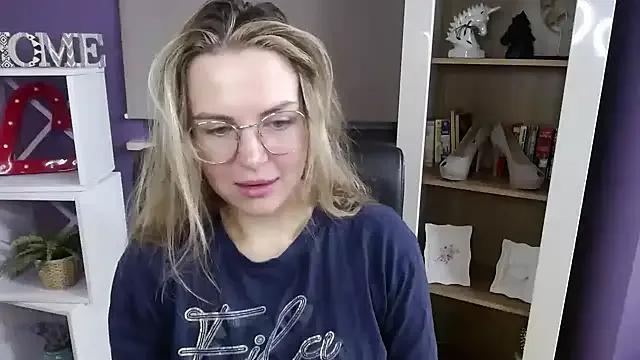 Zoey_Erotic on StripChat
