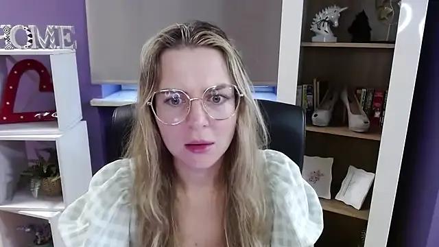 Zoey_Erotic on StripChat