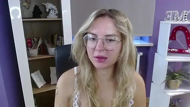 Zoey_Erotic on StripChat