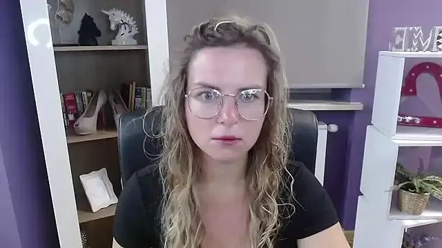 Zoey_Erotic on StripChat